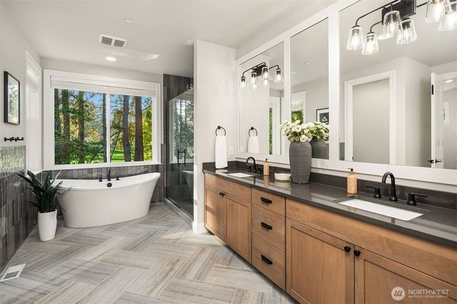 2025 211th Avenue NE, Sammamish, WA 98074