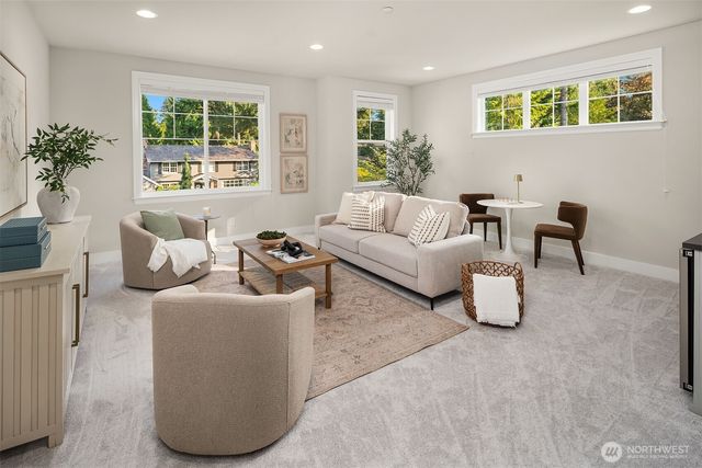 2025 211th Avenue NE, Sammamish, WA 98074