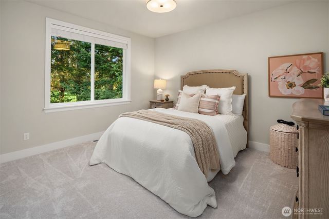 2025 211th Avenue NE, Sammamish, WA 98074