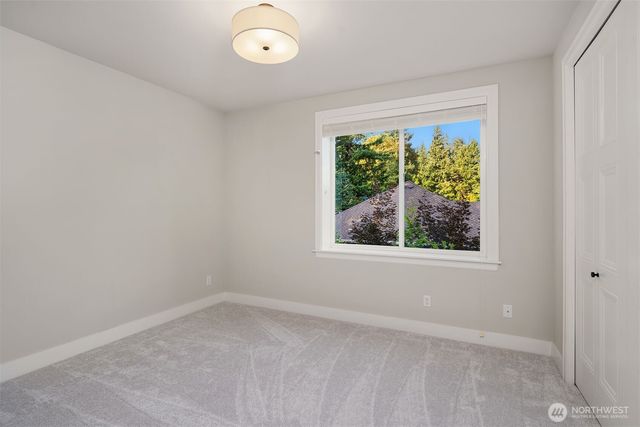 2025 211th Avenue NE, Sammamish, WA 98074