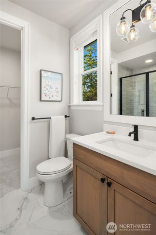 2025 211th Avenue NE, Sammamish, WA 98074