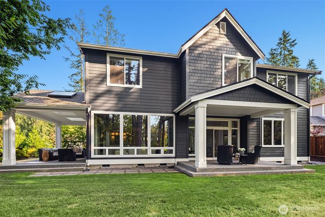 2025 211th Avenue NE, Sammamish, WA 98074