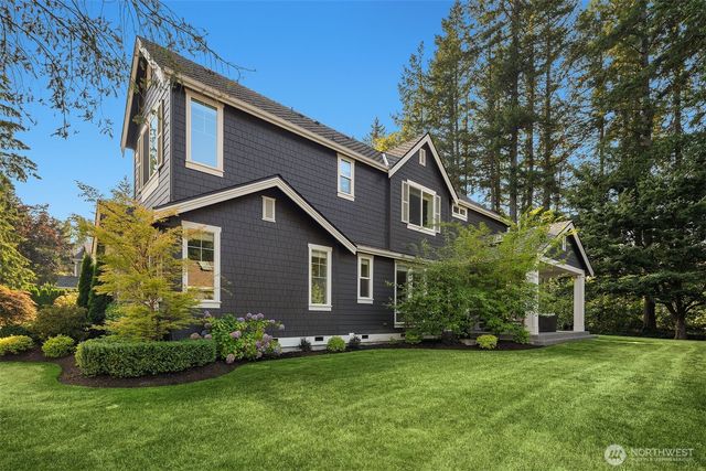 2025 211th Avenue NE, Sammamish, WA 98074