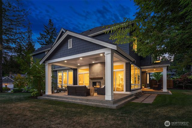 2025 211th Avenue NE, Sammamish, WA 98074