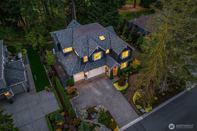 2025 211th Avenue NE, Sammamish, WA 98074