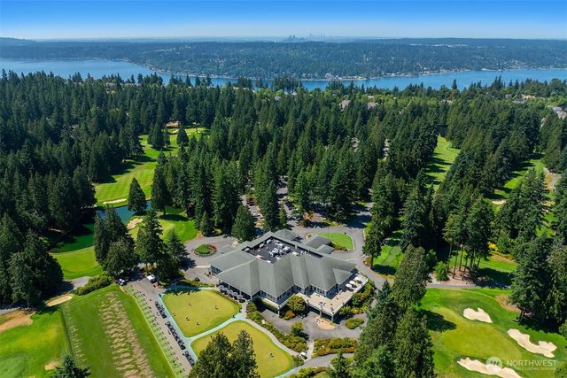 2025 211th Avenue NE, Sammamish, WA 98074