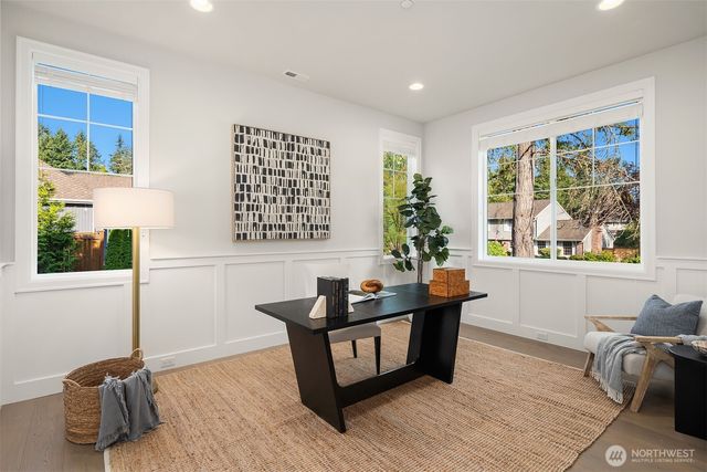 2025 211th Avenue NE, Sammamish, WA 98074