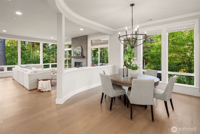 2025 211th Avenue NE, Sammamish, WA 98074