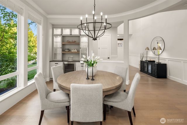 2025 211th Avenue NE, Sammamish, WA 98074
