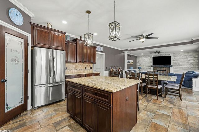 18011 Humber Bridge Drive Drive, Macomb, MI 48042