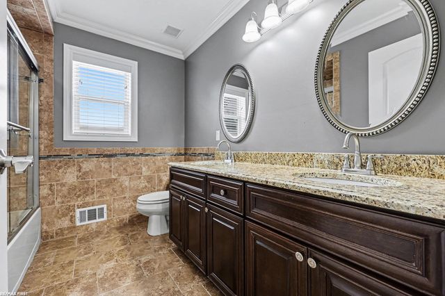 18011 Humber Bridge Drive Drive, Macomb, MI 48042