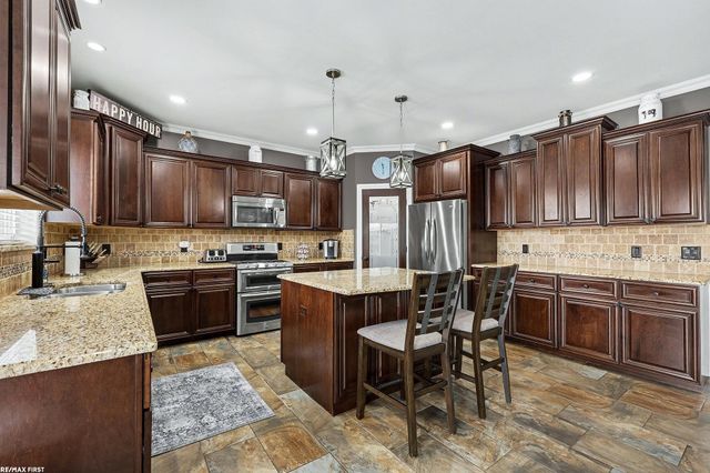 18011 Humber Bridge Drive Drive, Macomb, MI 48042