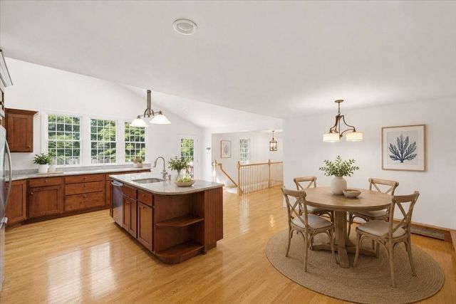 320 First Parish Rd, Scituate, MA 02066