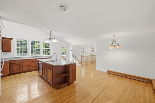 320 First Parish Rd, Scituate, MA 02066