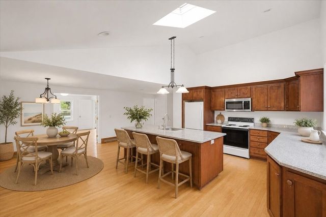 320 First Parish Rd, Scituate, MA 02066