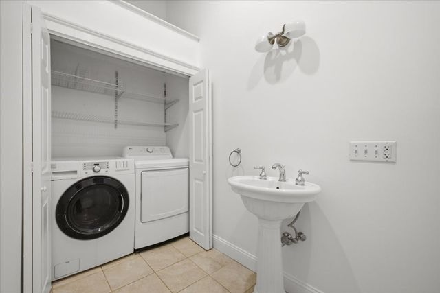 320 First Parish Rd, Scituate, MA 02066