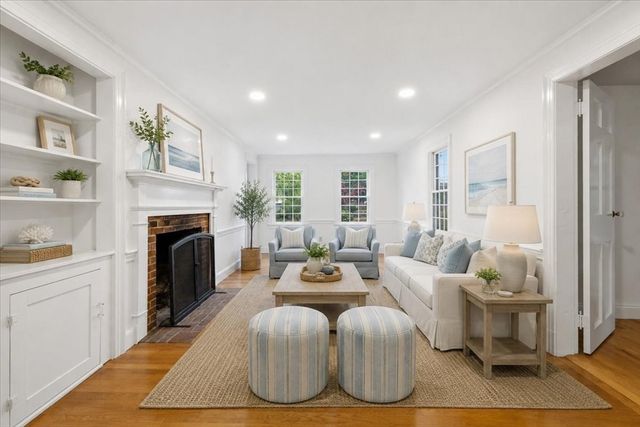 320 First Parish Rd, Scituate, MA 02066