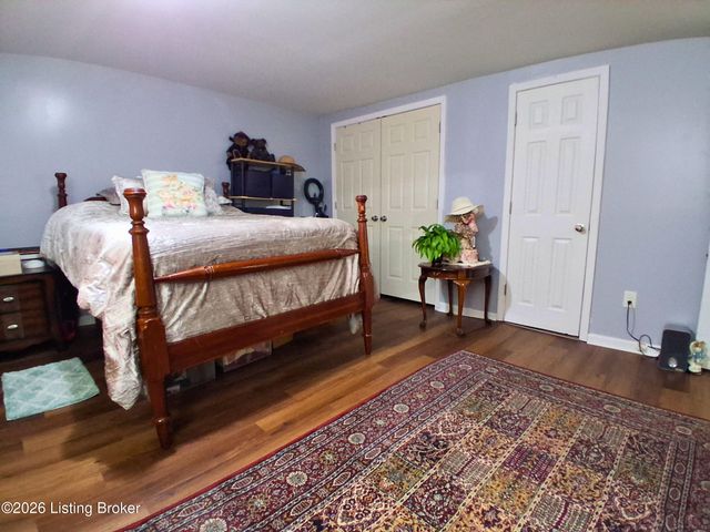 300 Dutchmans Creek Rd, Taylorsville, KY 40071