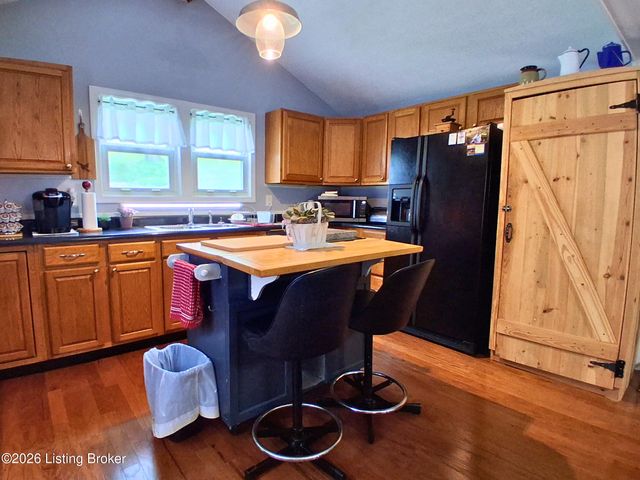 300 Dutchmans Creek Rd, Taylorsville, KY 40071