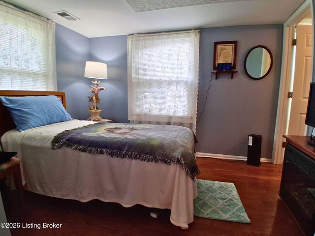 300 Dutchmans Creek Rd, Taylorsville, KY 40071