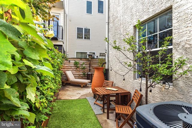 2714 W CABOT ST, Philadelphia, PA 19121