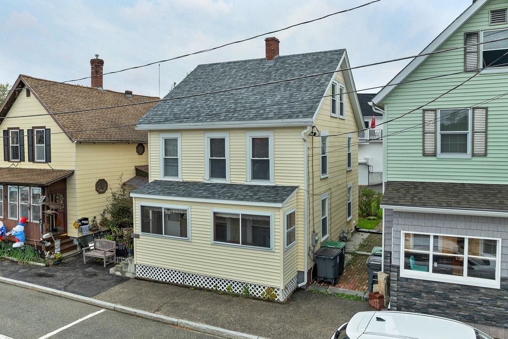 6 Central Street, Pembroke, NH 03275