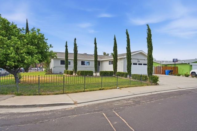 1396 Mitchell Ln, Manteca, CA 95336