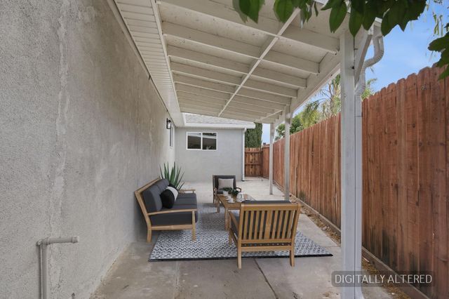 1396 Mitchell Ln, Manteca, CA 95336