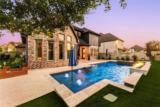 2307 Piney Creek Drive, Manvel, TX 77578