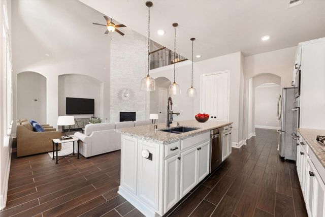 2307 Piney Creek Drive, Manvel, TX 77578