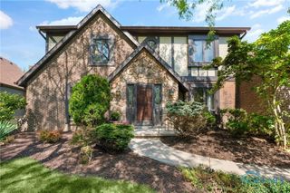898 Sandalwood Road, Perrysburg, OH 43551