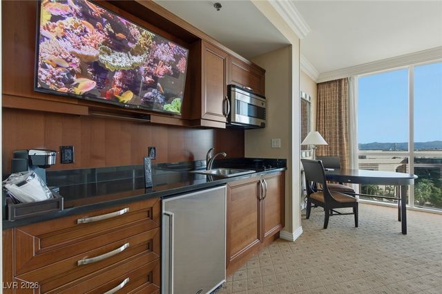 145 East Harmon Avenue 806, Las Vegas, NV 89109