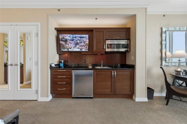 145 East Harmon Avenue 806, Las Vegas, NV 89109