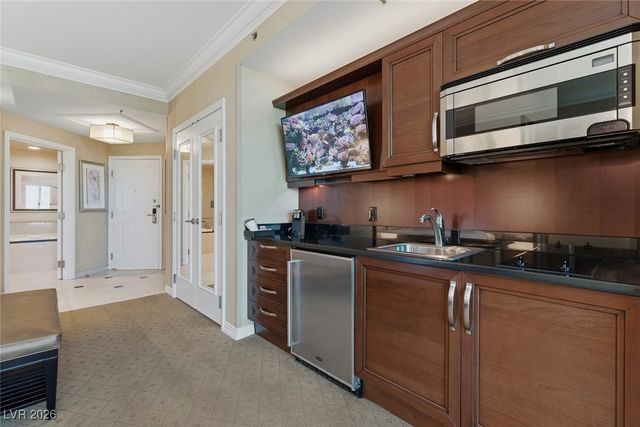 145 East Harmon Avenue 806, Las Vegas, NV 89109