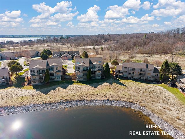 1671 E Harbour Towne Circle, Muskegon, MI 49441