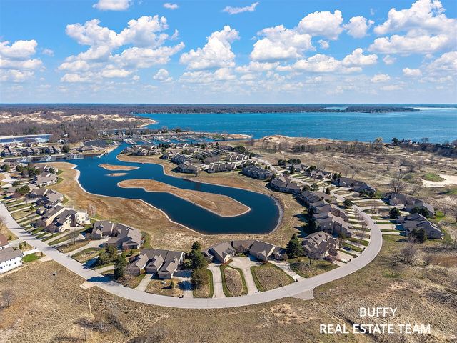 1671 E Harbour Towne Circle, Muskegon, MI 49441