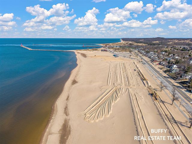 1671 E Harbour Towne Circle, Muskegon, MI 49441