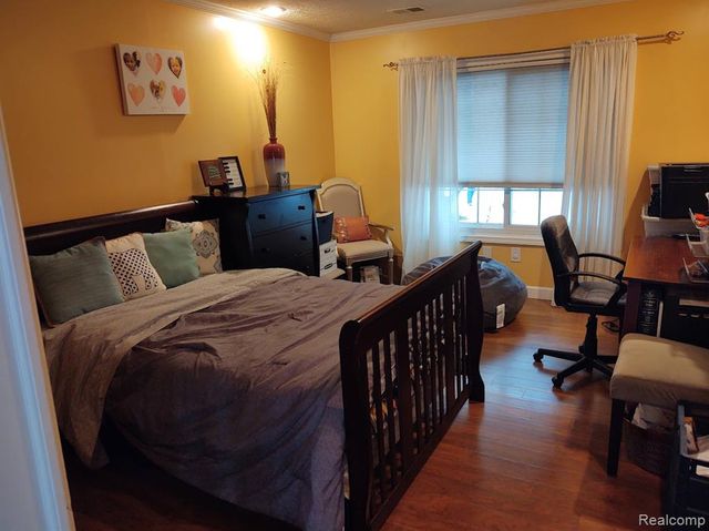 1432 Pond View Court, Wixom, MI 48393