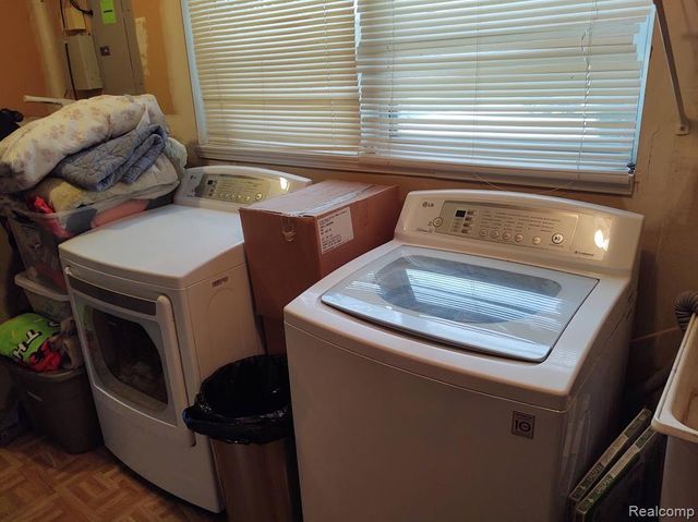 1432 Pond View Court, Wixom, MI 48393