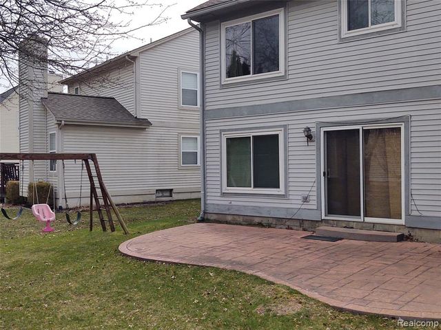 1432 Pond View Court, Wixom, MI 48393