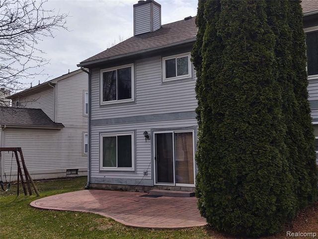 1432 Pond View Court, Wixom, MI 48393