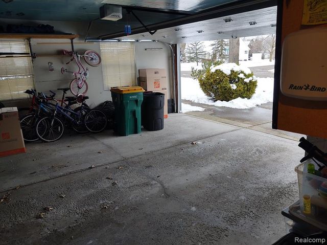 1432 Pond View Court, Wixom, MI 48393