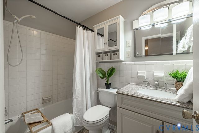 1203 Fifth Ave, Farmville, VA 23901