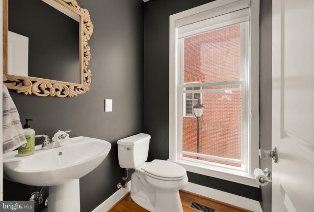 920 4TH ST SE, Washington, DC 20003