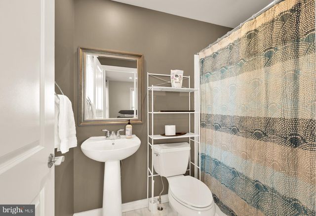 920 4TH ST SE, Washington, DC 20003