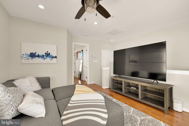 920 4TH ST SE, Washington, DC 20003