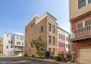 920 4TH ST SE, Washington, DC 20003