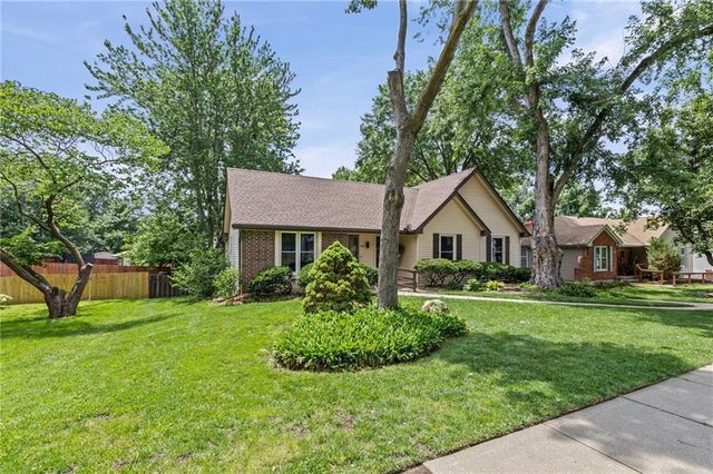 1605 High Drive, Liberty, MO 64068