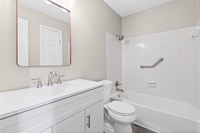 1605 High Drive, Liberty, MO 64068