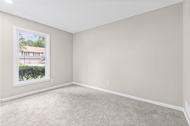 1605 High Drive, Liberty, MO 64068
